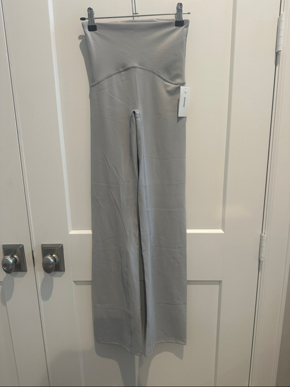 Spanx Booty Boost Flare Yoga Pants - Cloud Grey
